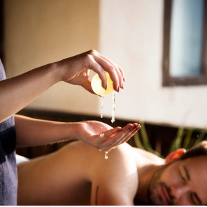Best Hot Oil Massage in Dubai, Jumeirah, UAE - Essence Care Spa